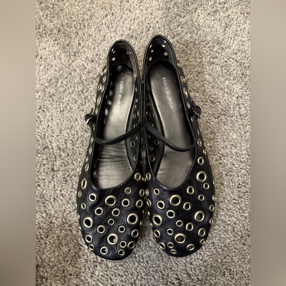 Tory Burch EYELET MARY JANE BALLET-size 6